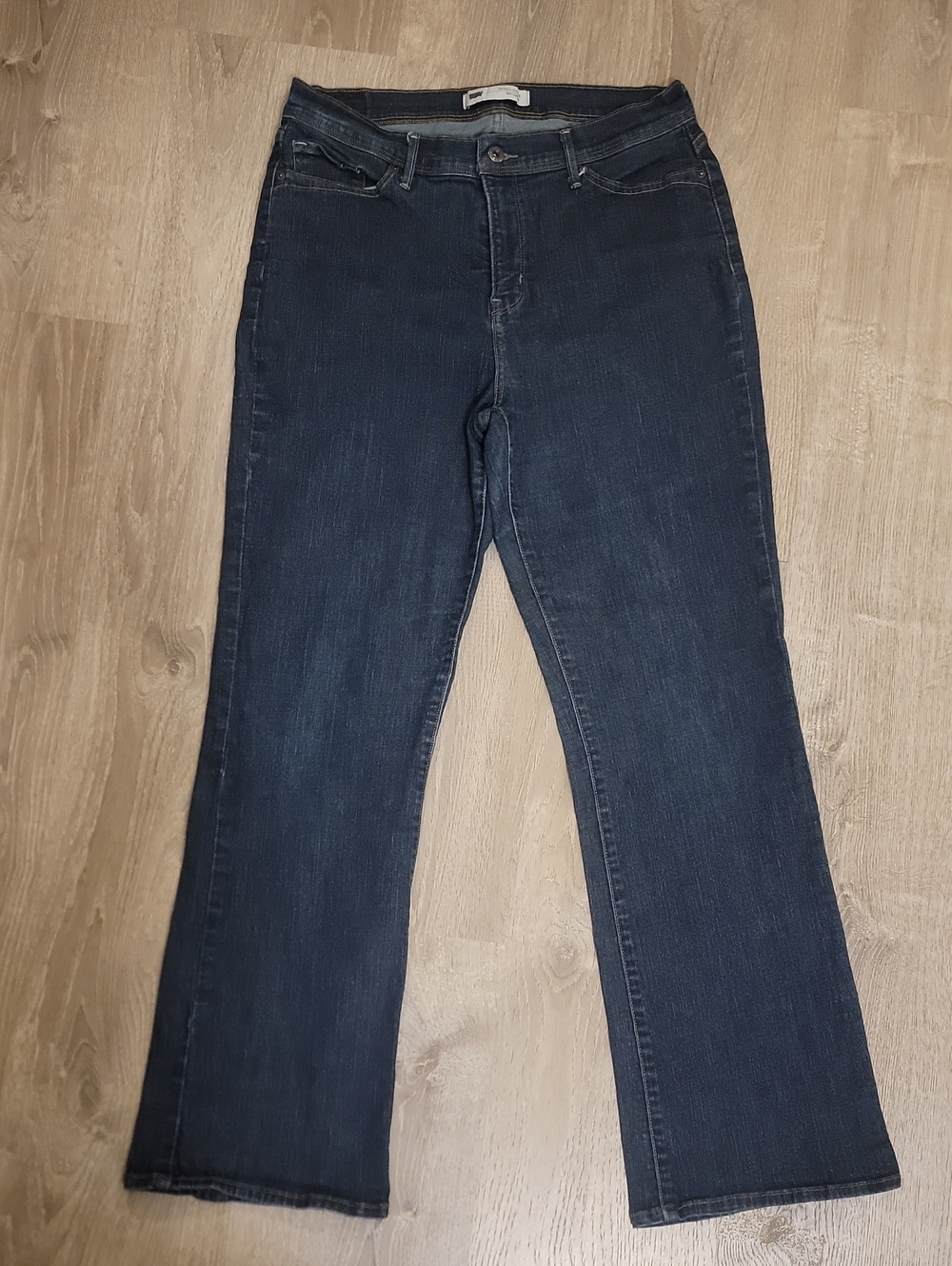 Levi's Dark Blue Flared Women's Jeans Perfectly Slimming 512 Boot Cut Size 32x32